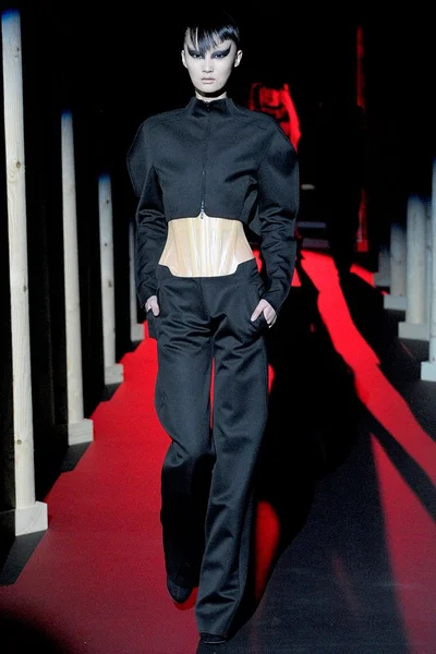Look 13